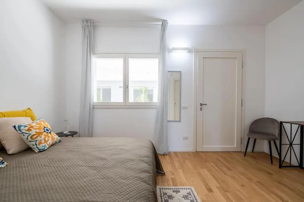 Apartmán Benjamin House - Exclusive Modern Loft Bari 0*,  Itálie